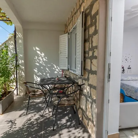Apartments Mate-3