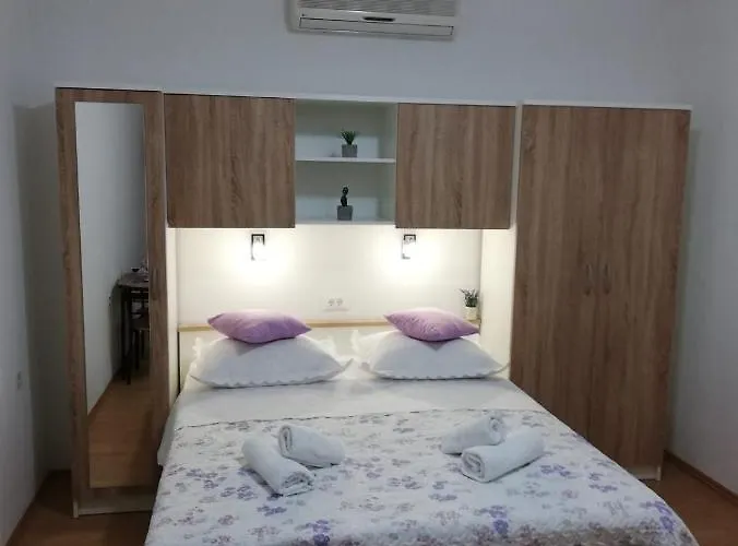 Haustierfreundliches Studio Za 2 Osobe- Lijana Tučepi