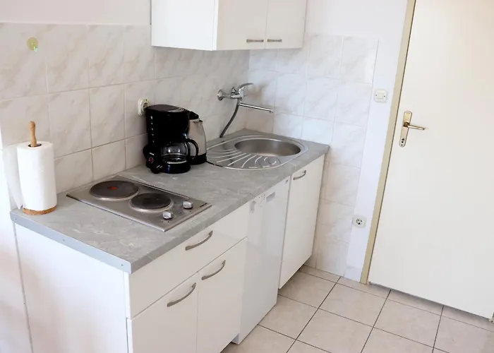 Apartments Frane Hvar Town