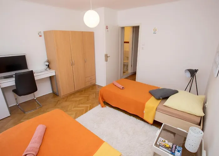 Cozy Room With Own Bathroom In The Old Town Split