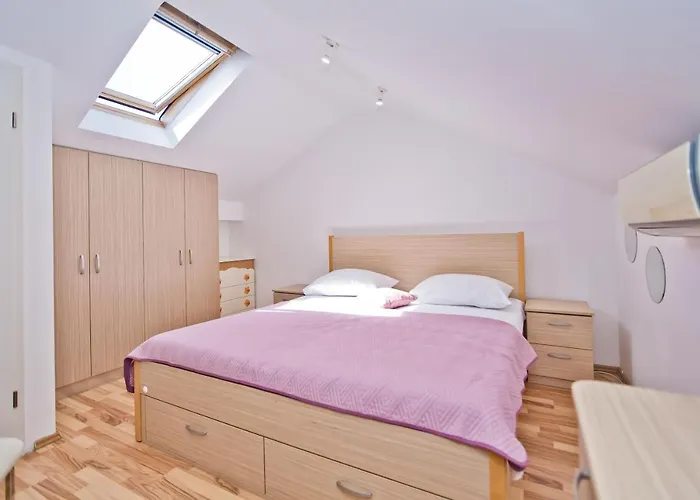 Pet friendly Relaxing Holiday Sunset Apartment Hvar Town