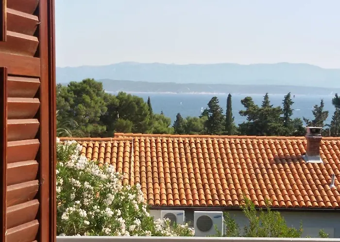Charming Apartments With Garden Bol