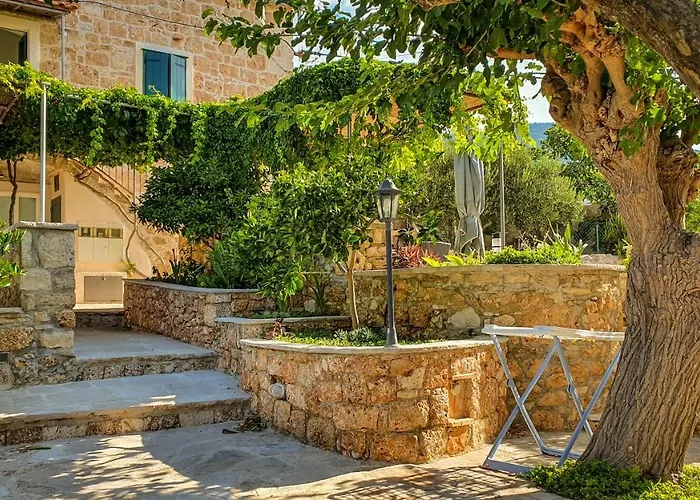Apartments Obala Bol