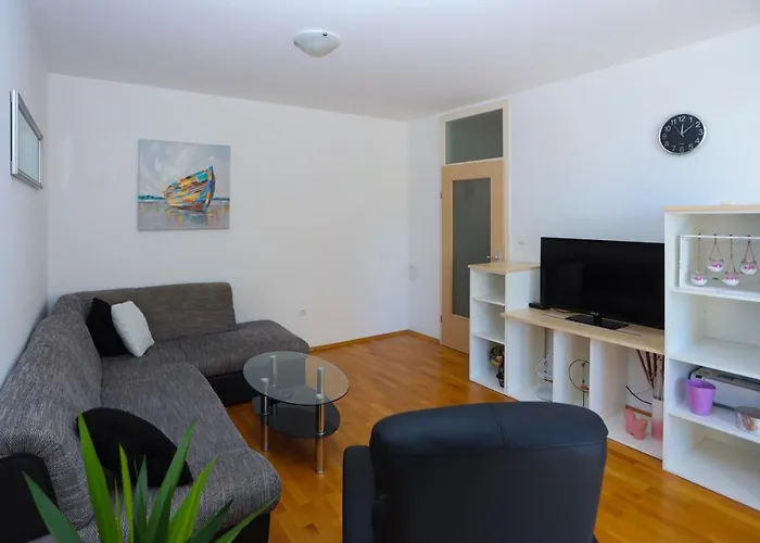 Pet friendly Apartman M&L Makarska