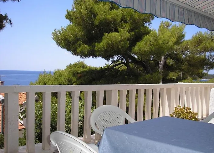 Apartments Zelko - with garden Hvar Town