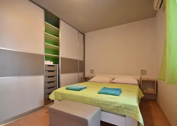 Room 4 Two Bol