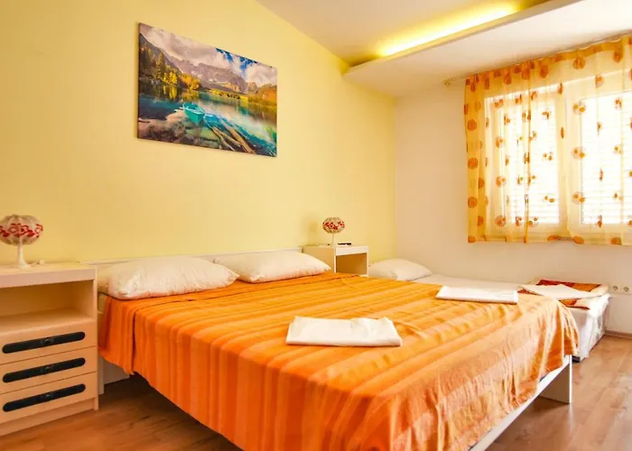 Apartments Babaja Omis