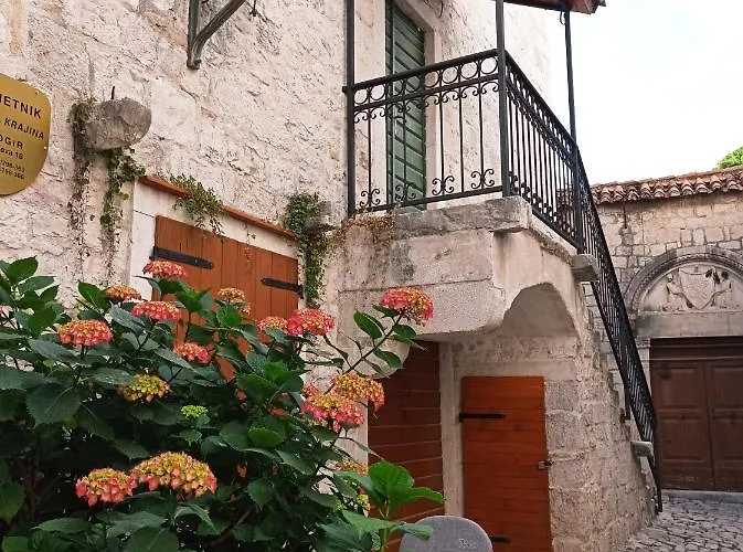 Studio Makala Traù