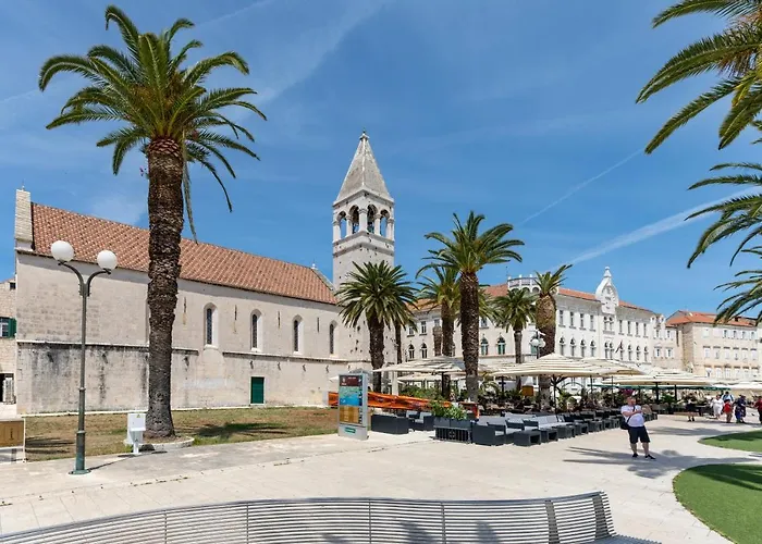 Trogir Beach Rooms & Apartments