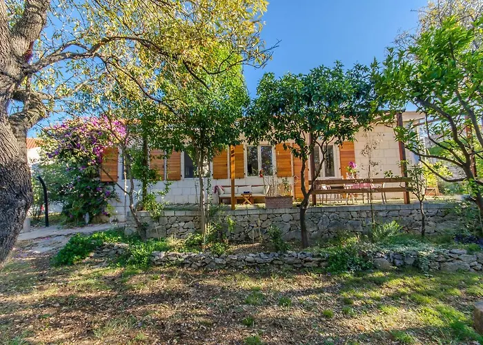 House Green Oases In Center Hvar