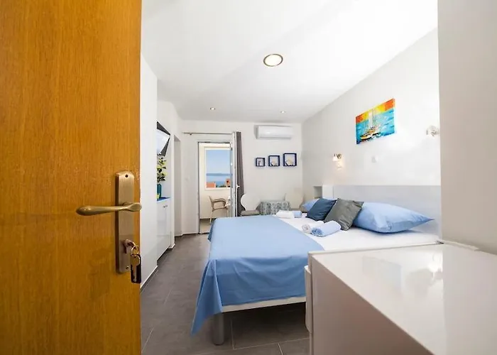 Apartments Ankica, Beach Located, Sea View, Free Parking Makarska