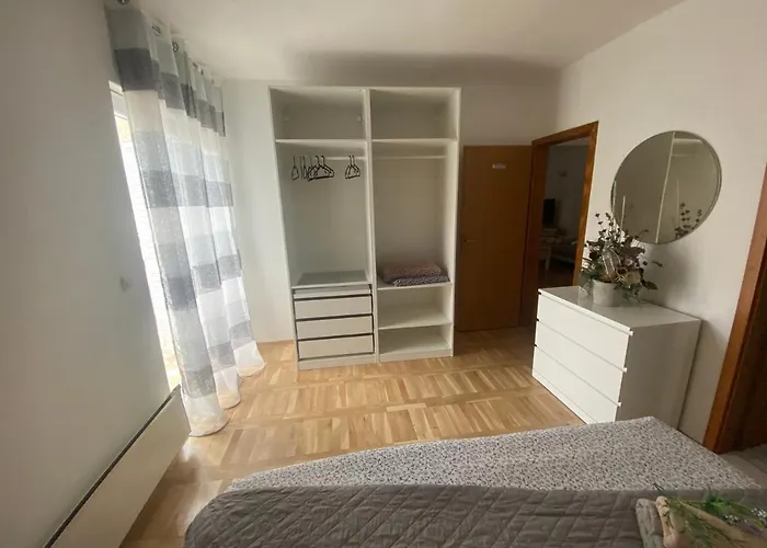 Apartment And Room Hoselito U Centru Makarske Makarska