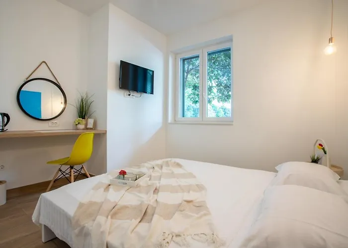 Sweet Rooms Split