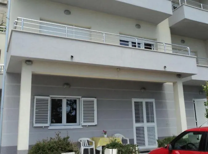 Apartments Joko Omis