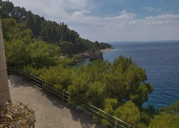 Holiday Home With Free Parking By The Beach Brela