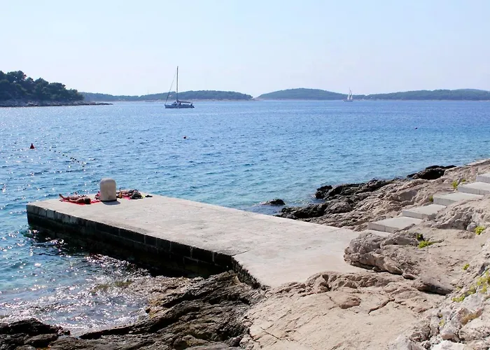 Apartments By The Sea Hvar - 591 Hvar Town que aceita animais de estimação