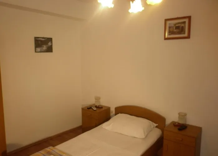Apartments And Rooms With Wifi Split - 14428