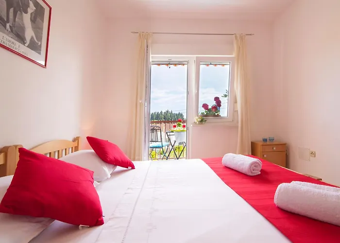 Apartments Iskra Split