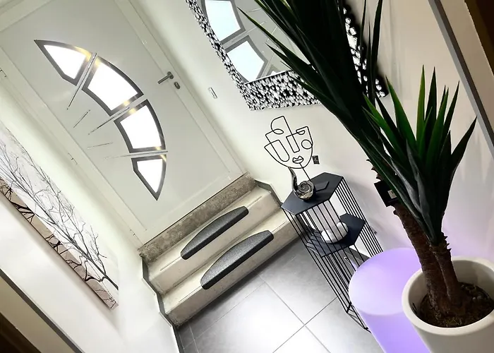 Spalatum New Chic Apartments & City Rooms With Kitchen And Terrace - City Centre Split