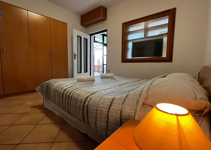 Family Apartment With A Beautiful Terrace Hvar Town