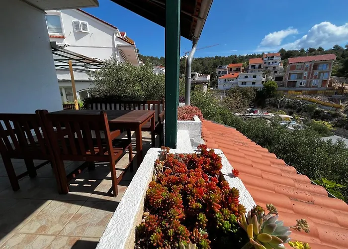 Studio Apartment With Beautiful Terrace Hvar Town