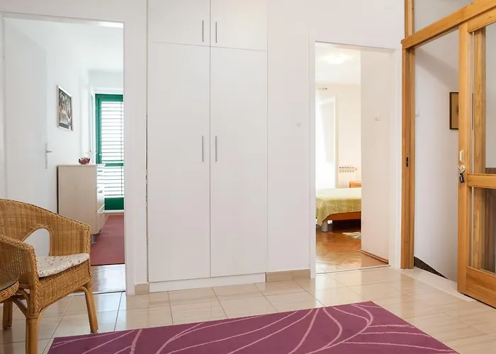 Apartment Nevia Makarska