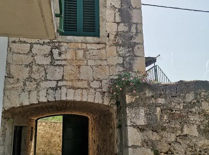 Apartments Kokotic Bol