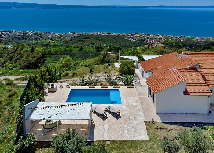 Nudist Friendly Villa With Fence Arround Pool And Garden To Relax And Enjoy Podstrana
