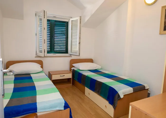 Apartments Jaksic - Zile Supetar