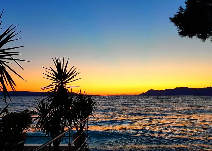 Beach Rooms Riviera - Zuta Kuca Makarska