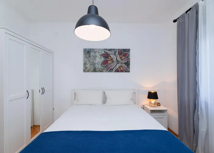 Apartments Martic Supetar