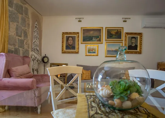 Split Theatre Apartments
