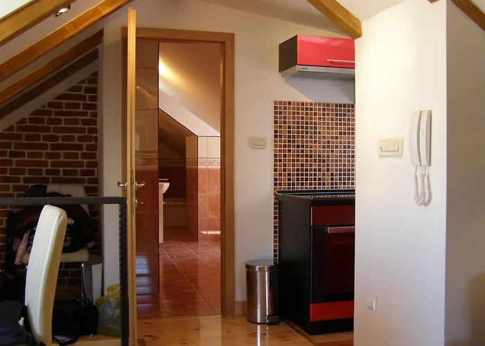 Split Artistic Apartments