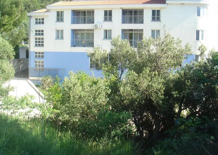 Aparthotel Pecic Gradac 