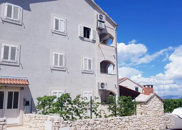 Pet friendly Apartment Frida Supetar