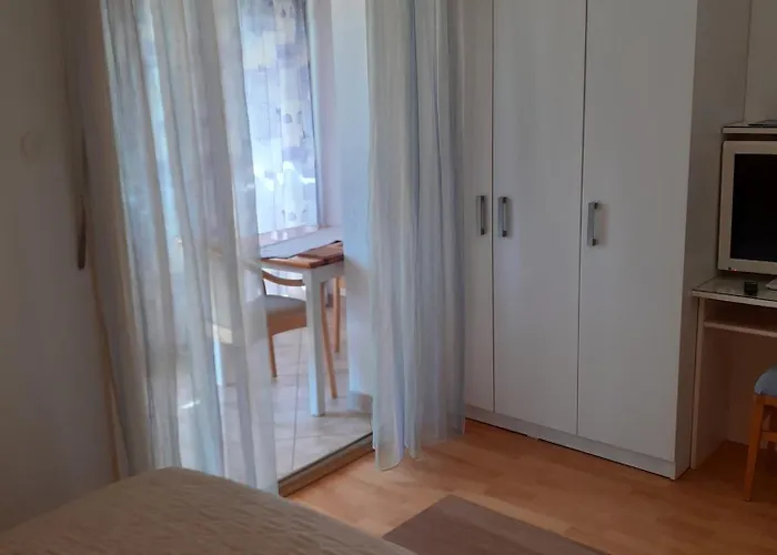 Guesthouse Apartment Bozica Bol