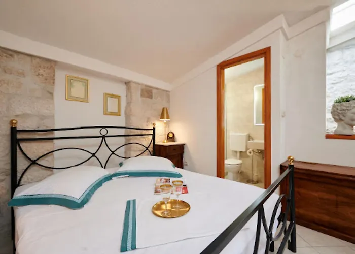 Guesthouse Ana Trogir Old Town