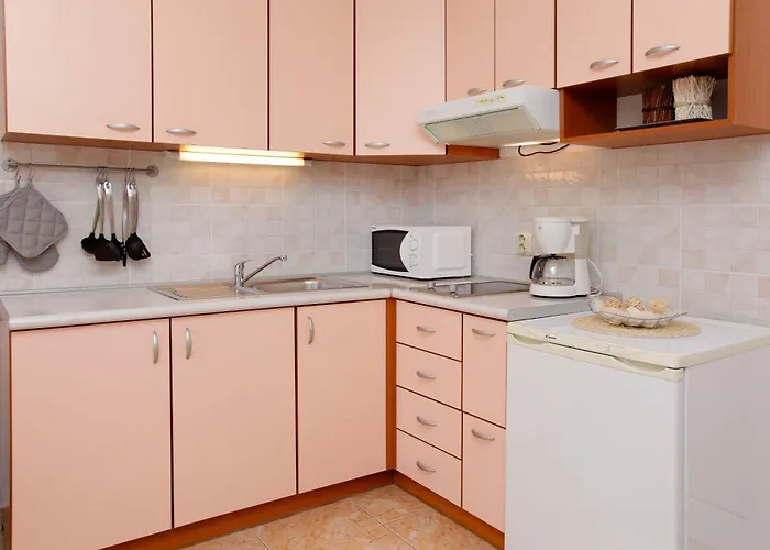 Pet friendly Apartments Villa Adria Bol