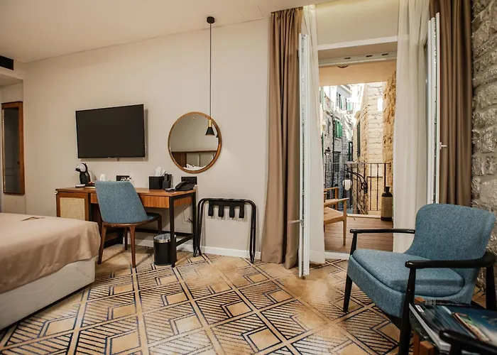 Hotels in Kamen