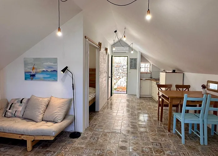 Pet friendly Traditional Island Murvica House Bol