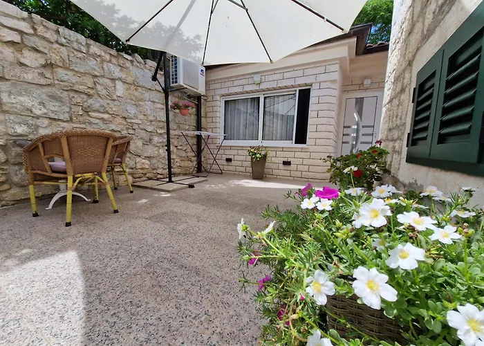 Apartment And Room Nona Stella Split