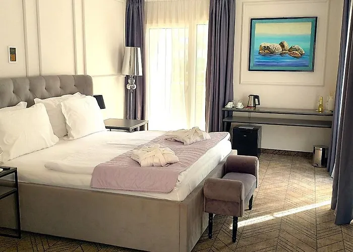 Bol hotels near Goticki ljetnikovac