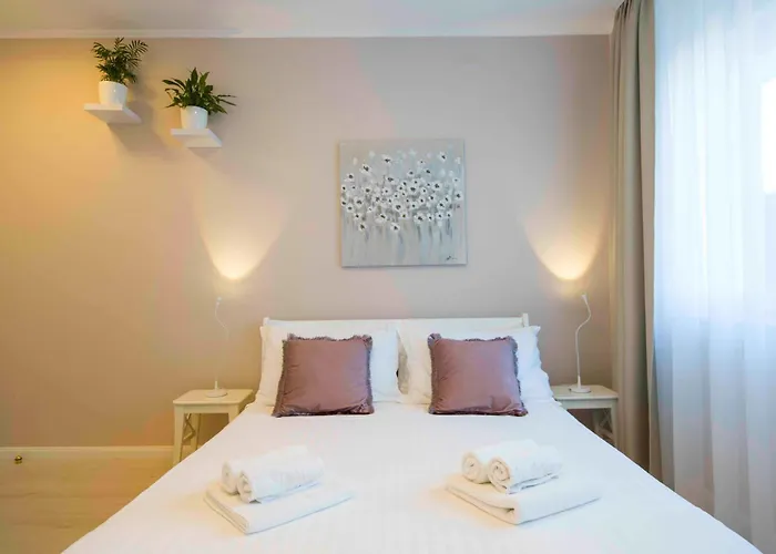 A-More Accommodation Split