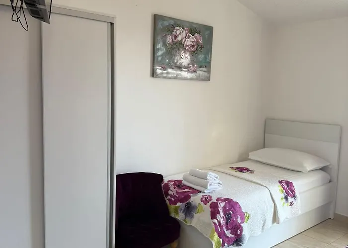 Apartment Sea Life With Balcony And Sea View Makarska