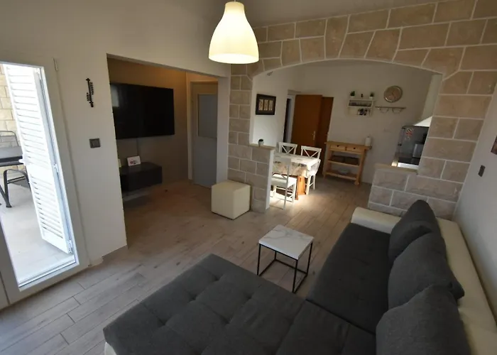Lantana Apartment Bol