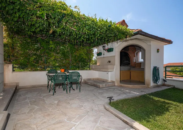 Villa Bozica - Sea View Stone Villa With Free Parking Makarska