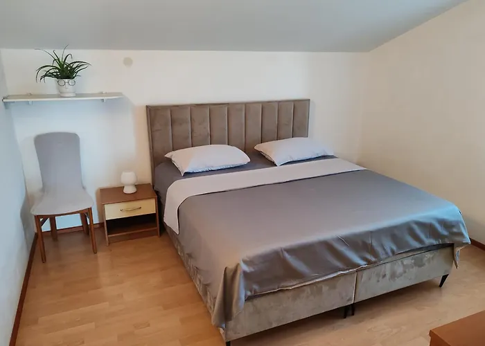 Apartments Borovina Bol