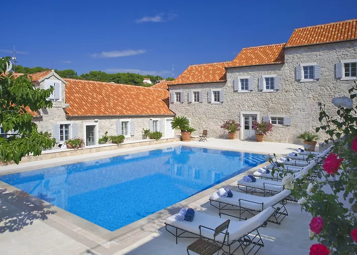 Hotels in Maslinica