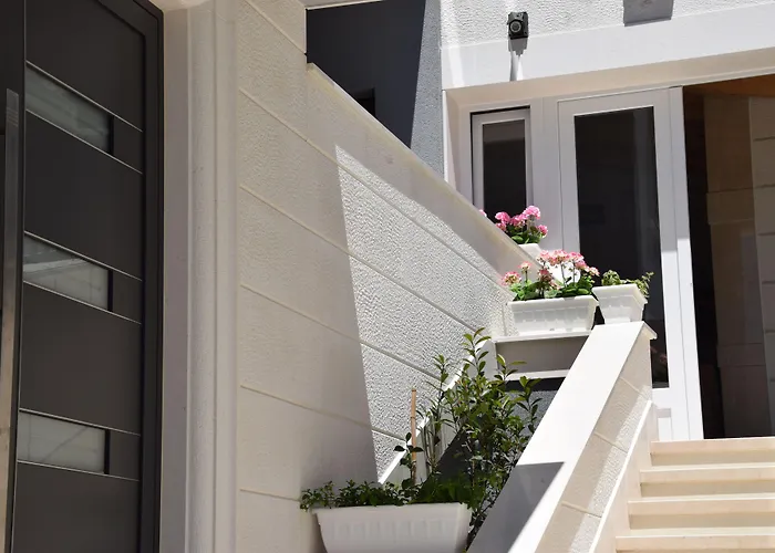 Apartments The Seasons Residence Omis