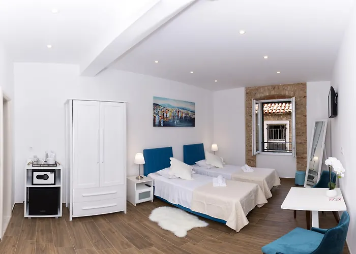 Peruzovic Rooms 3 Split